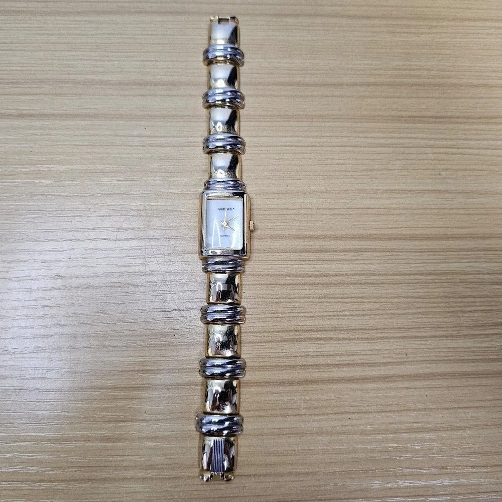 Vintage Arenix Quartz Womens Vintage Watch